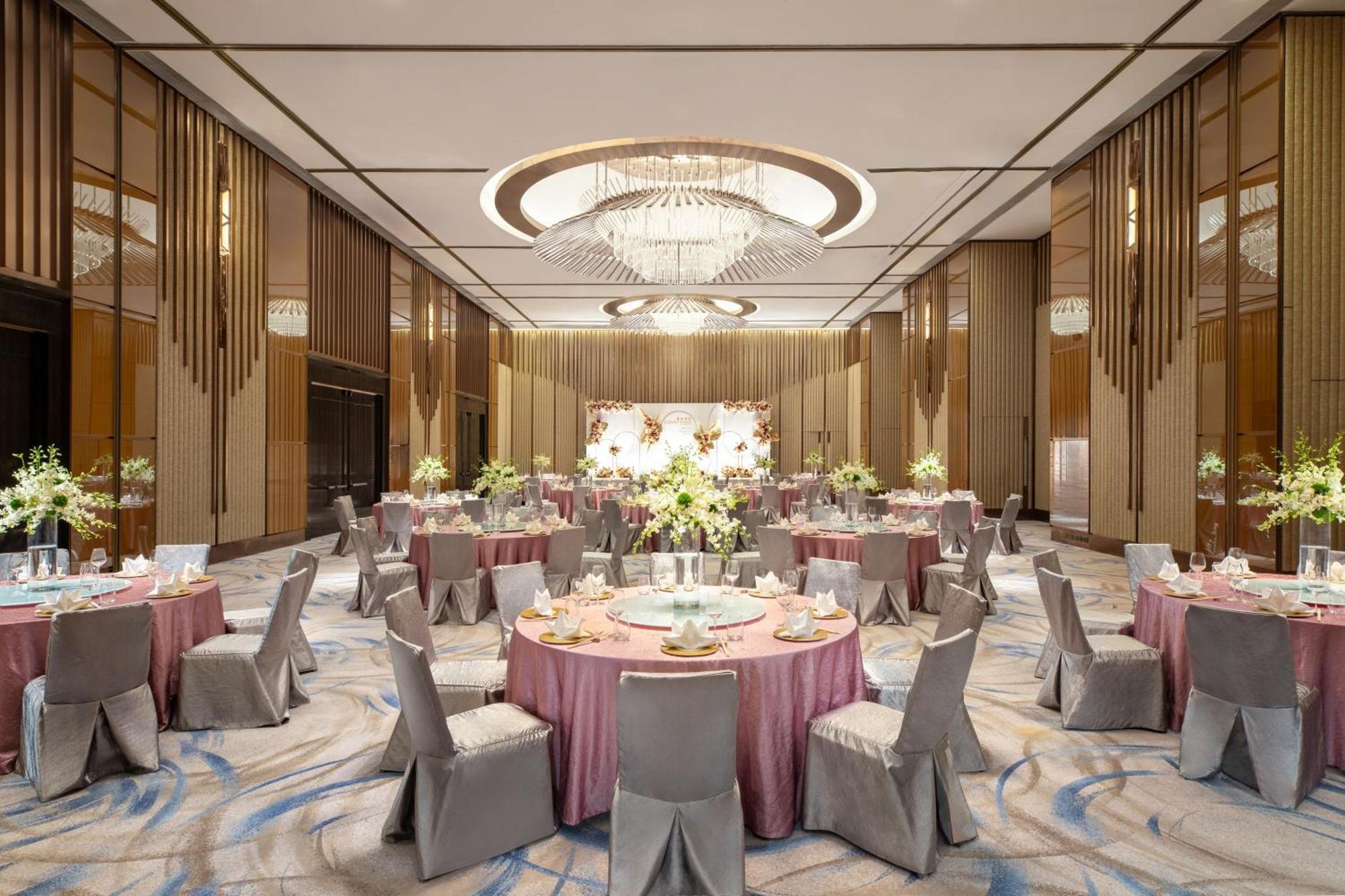 Готель Courtyard By Marriott Hong Kong Sha Tin Екстер'єр фото